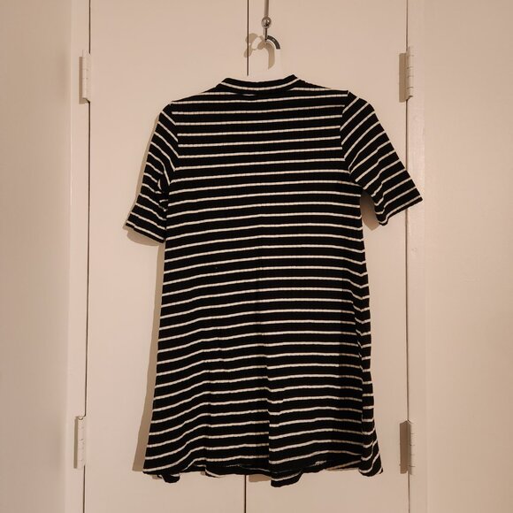 Uniqlo tee style black and white striped dress size Sm - Picture 4 of 6